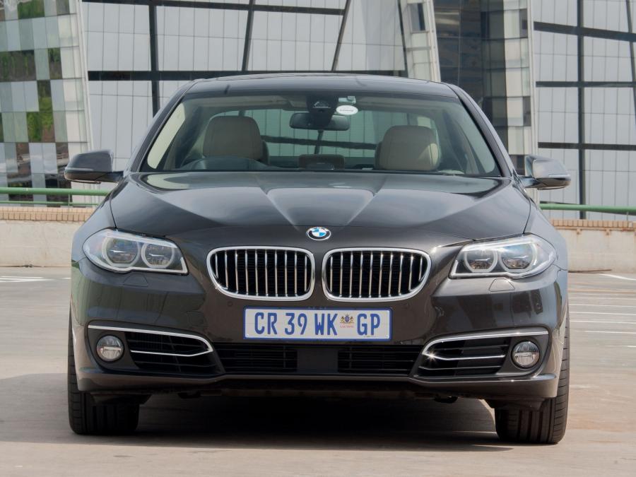  BMW 520i Sedan Luxury Line 2013 года  (ZA) (фото 16 из 20)